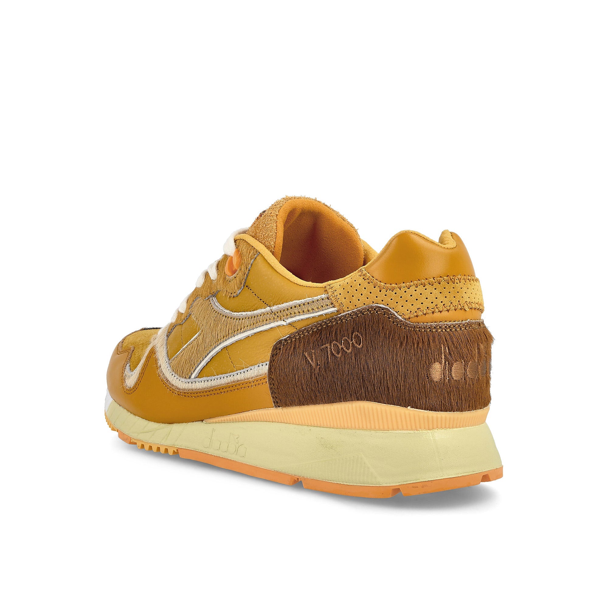 Diadora<br>V7000