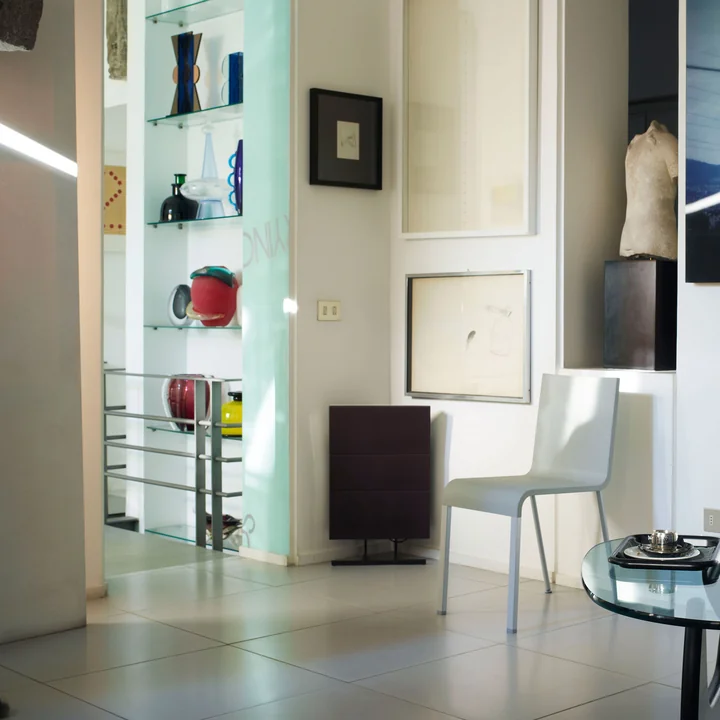 Vitra - .03 Stuhl stapelbar, pulverbeschichtet silber glatt / basic dark (Kunststoffgleiter)