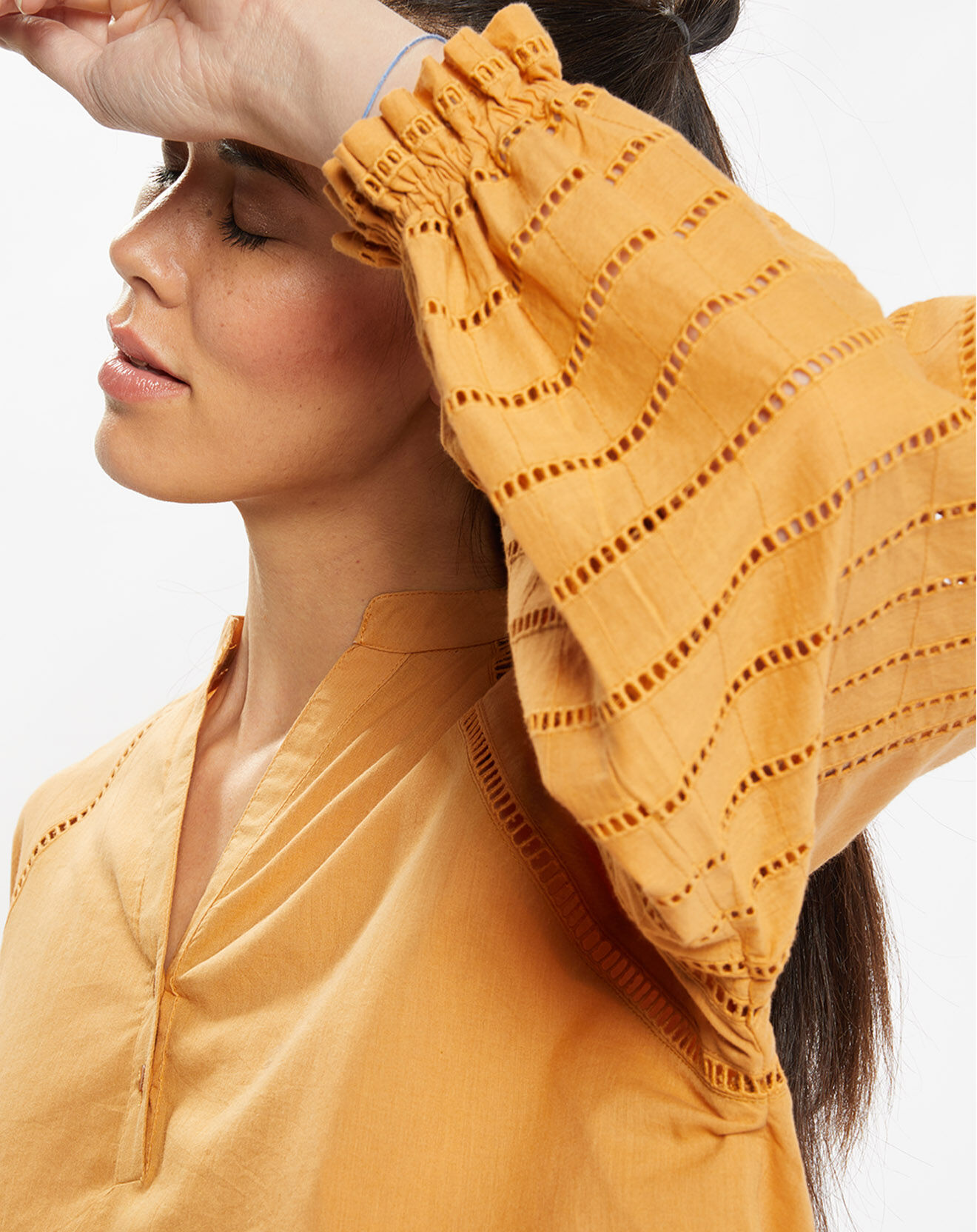 Galeries Lafayette Blouse ample en Coton Ramos broderie jaune foncé