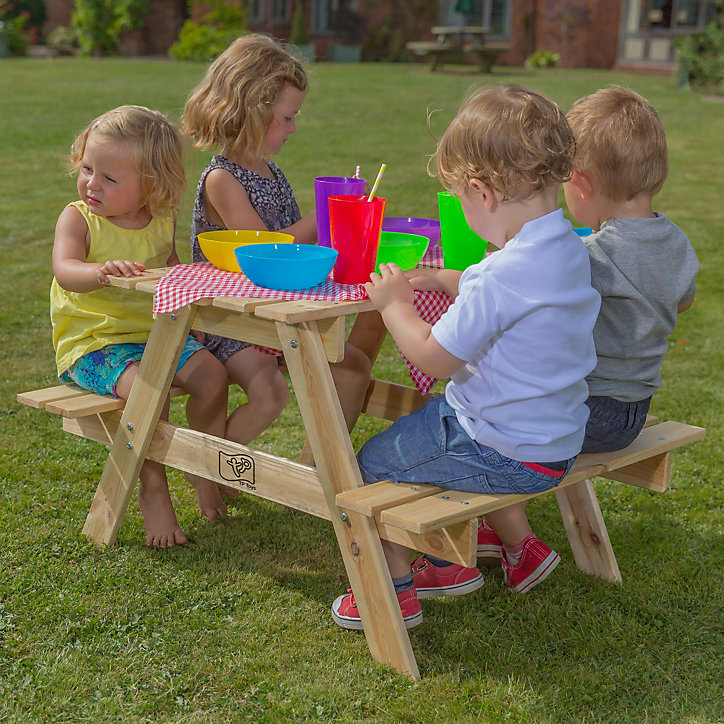 Table de jardin en bois coloris naturel L.118 x l.90 x H.146 cm