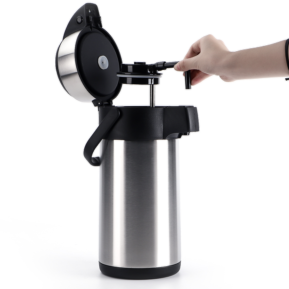 Thermoskanne mit Pumpe 3L