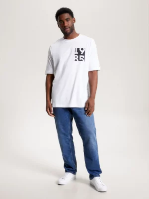 Camiseta Plus com estampa do logo e gola redonda