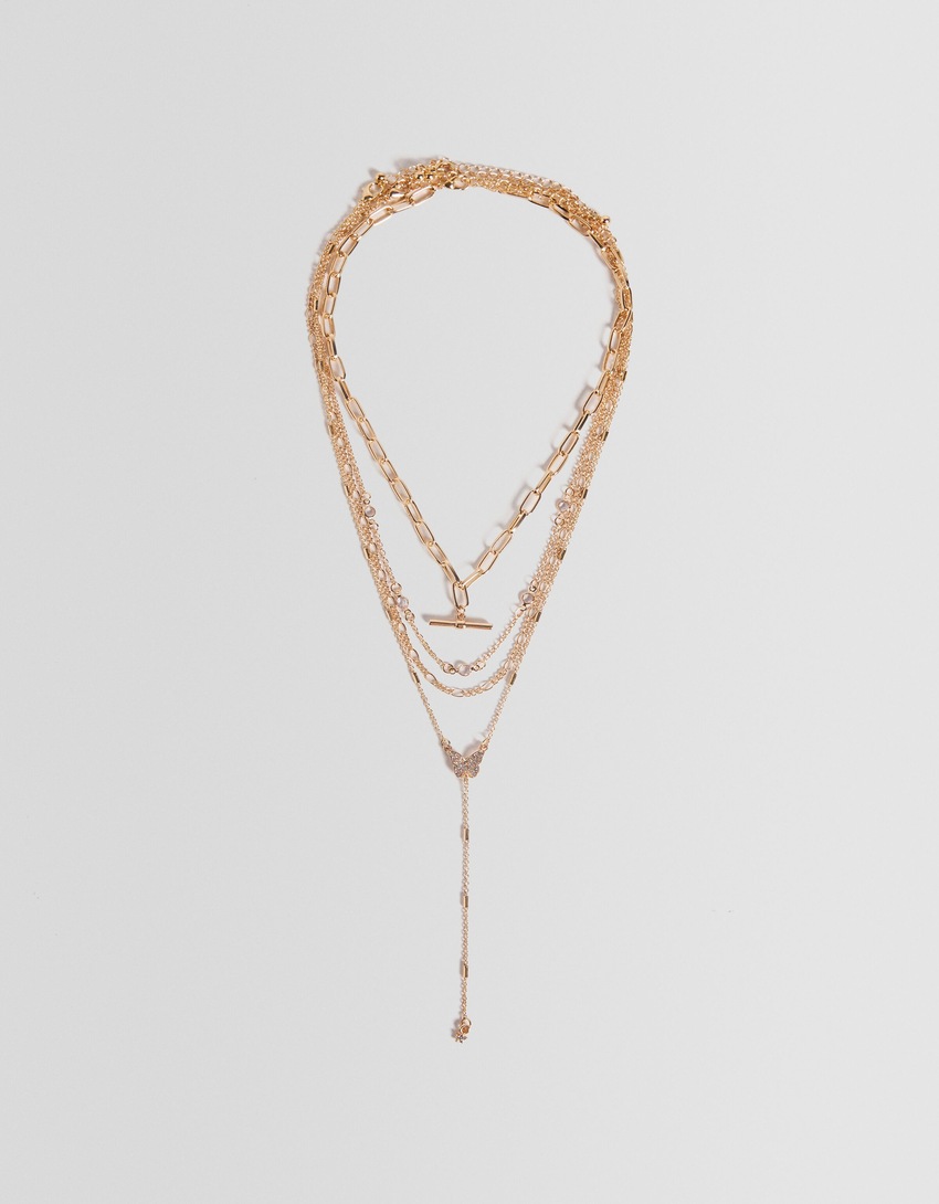 Conjunto de 4 colares com pingente e corrente.