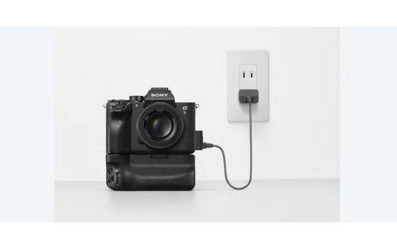 Akkugriff VG-C4EM<br>Doppelte Akkulaufzeit mit dem ergonomischem Griff