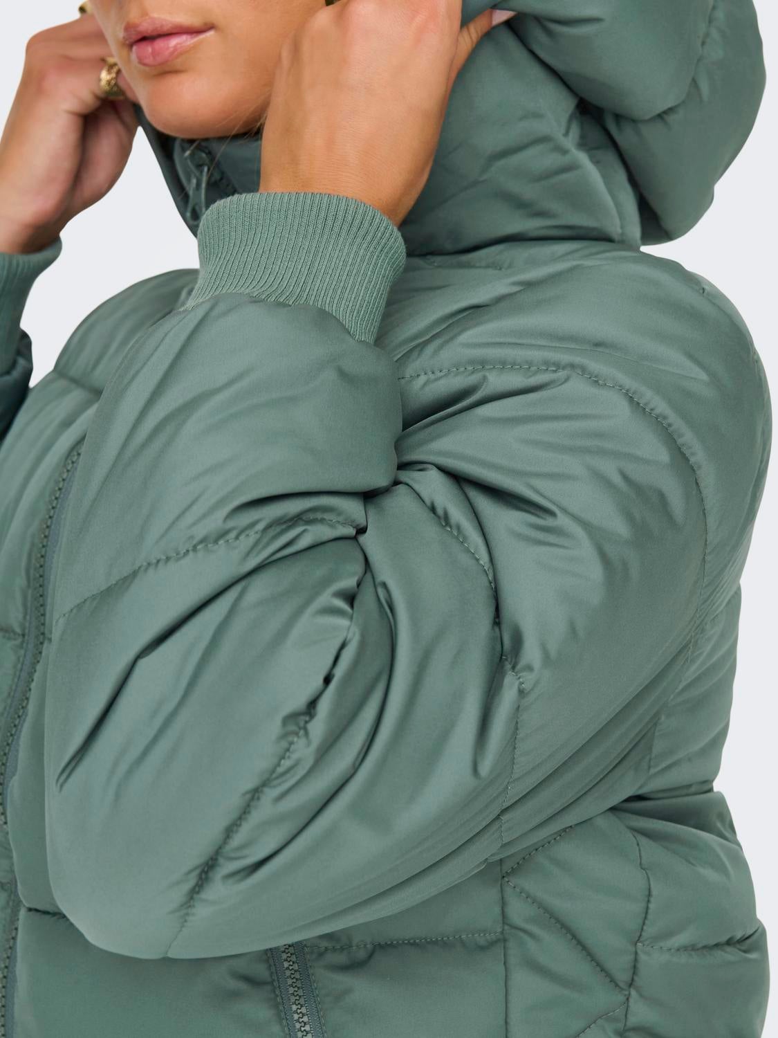 JDYVISKAS Daunenjacke Balsam Green