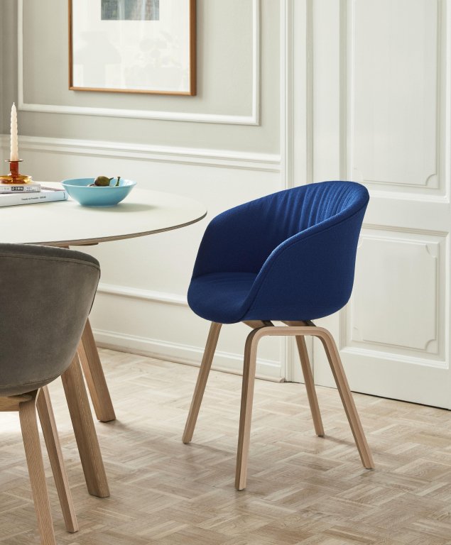 Hay Copenhague CPH25 tafel 140, gelakt eiken