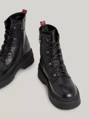 Botas robustas de couro com cadarço