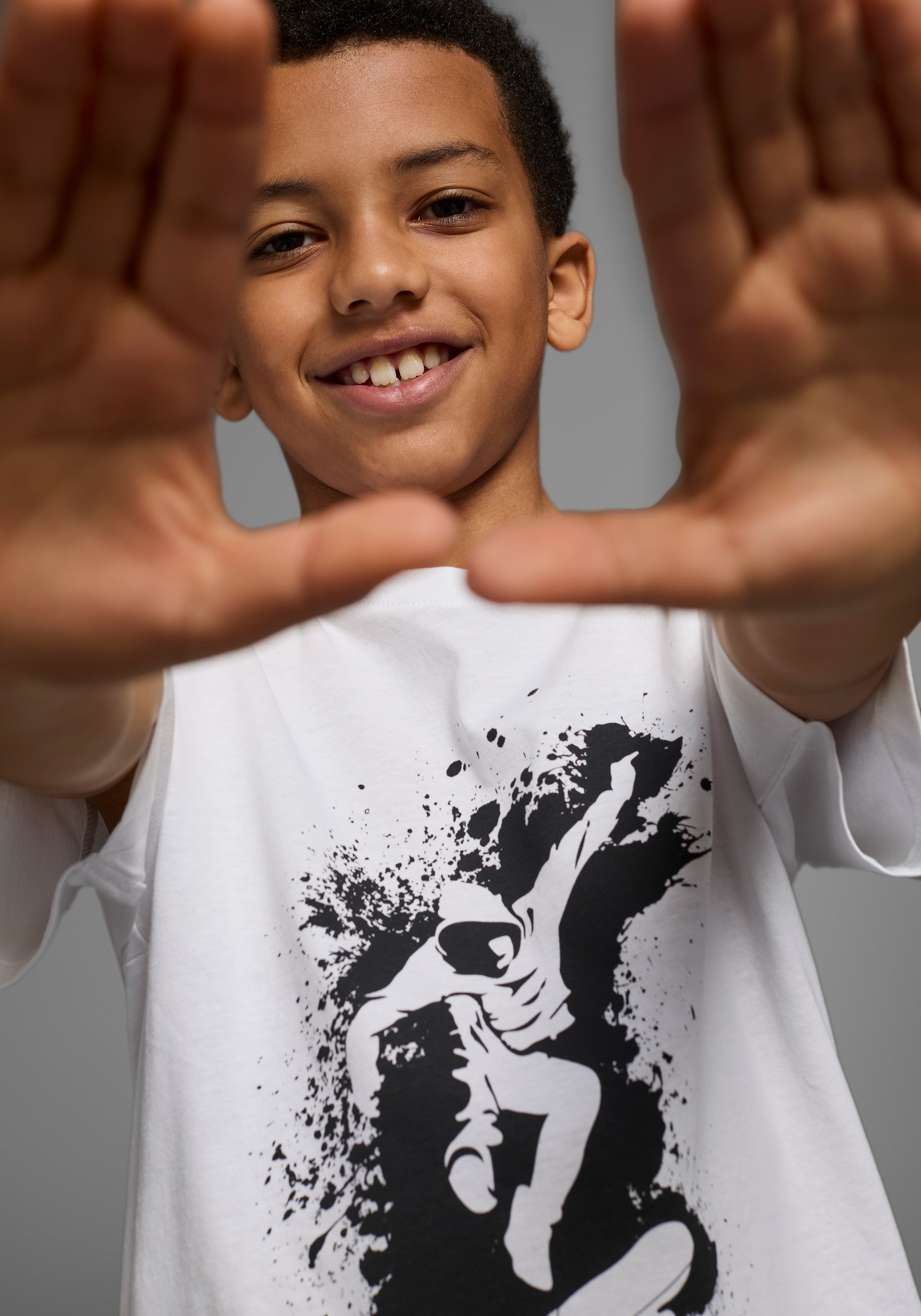 KIDSWORLD T-Shirt »Mit coolem SKATER-Print« Kurzarm,  Basic-Passform,  bedruckt,  Rundhalsausschnitt