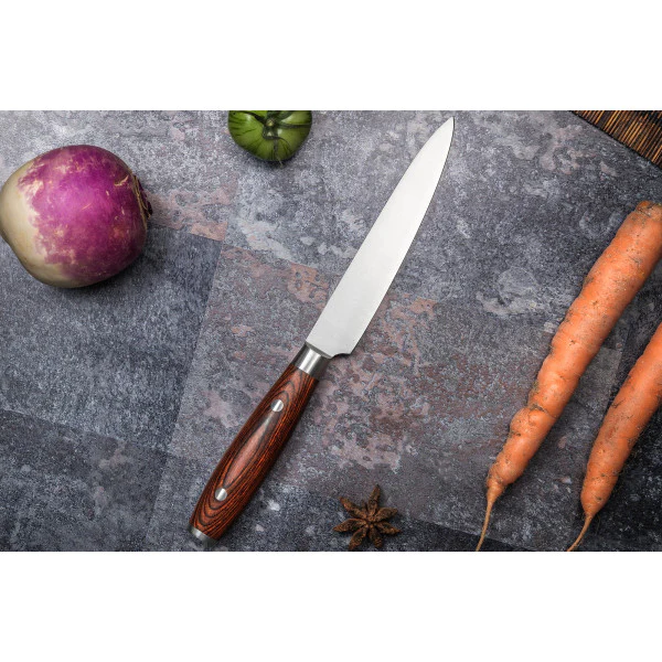 Couteau Sayuto Pakka X50 modèle universel 12,5cm manche riveté Sayuto