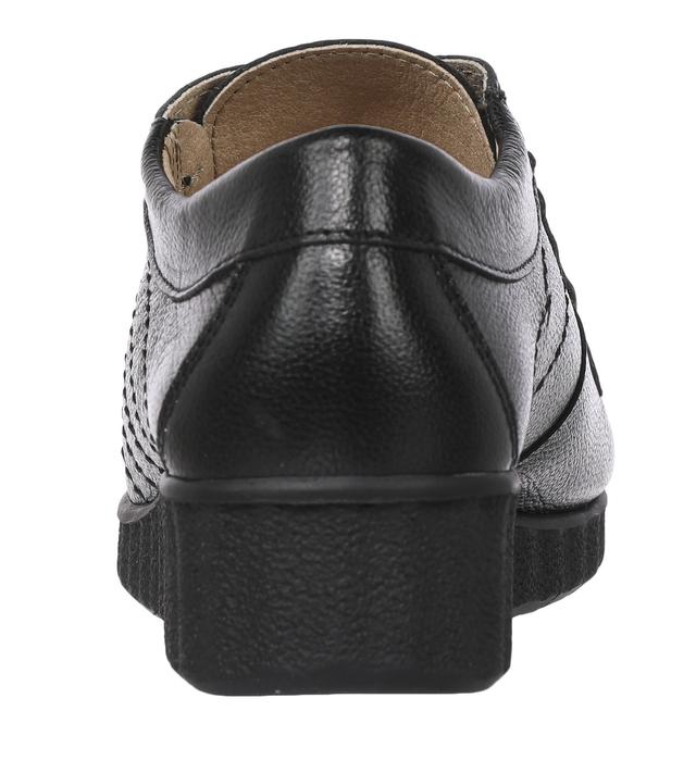 Halbschuh in Lackleder und Schnüroptik