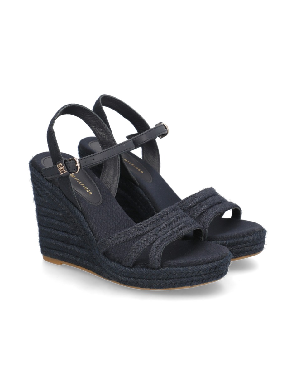 ESSENTIAL BASIC WEDGE SANDAL