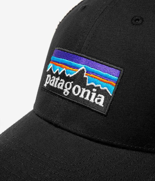 Patagonia P-6 Logo LoPro Trucker Cap (black II)