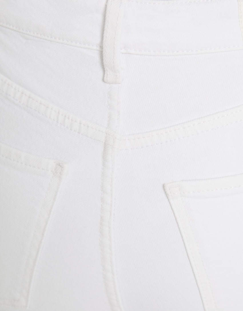 Calça jeans cropped boca de sino