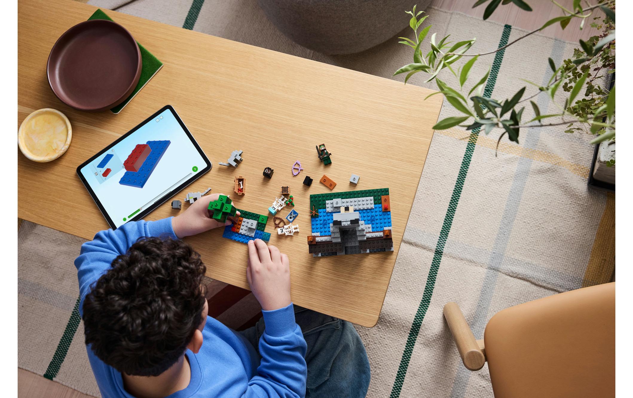 Minecraft Die Wolfsfestung 21261Spielset mit Festung, Wölfen, Skeletten und Ausrüstung