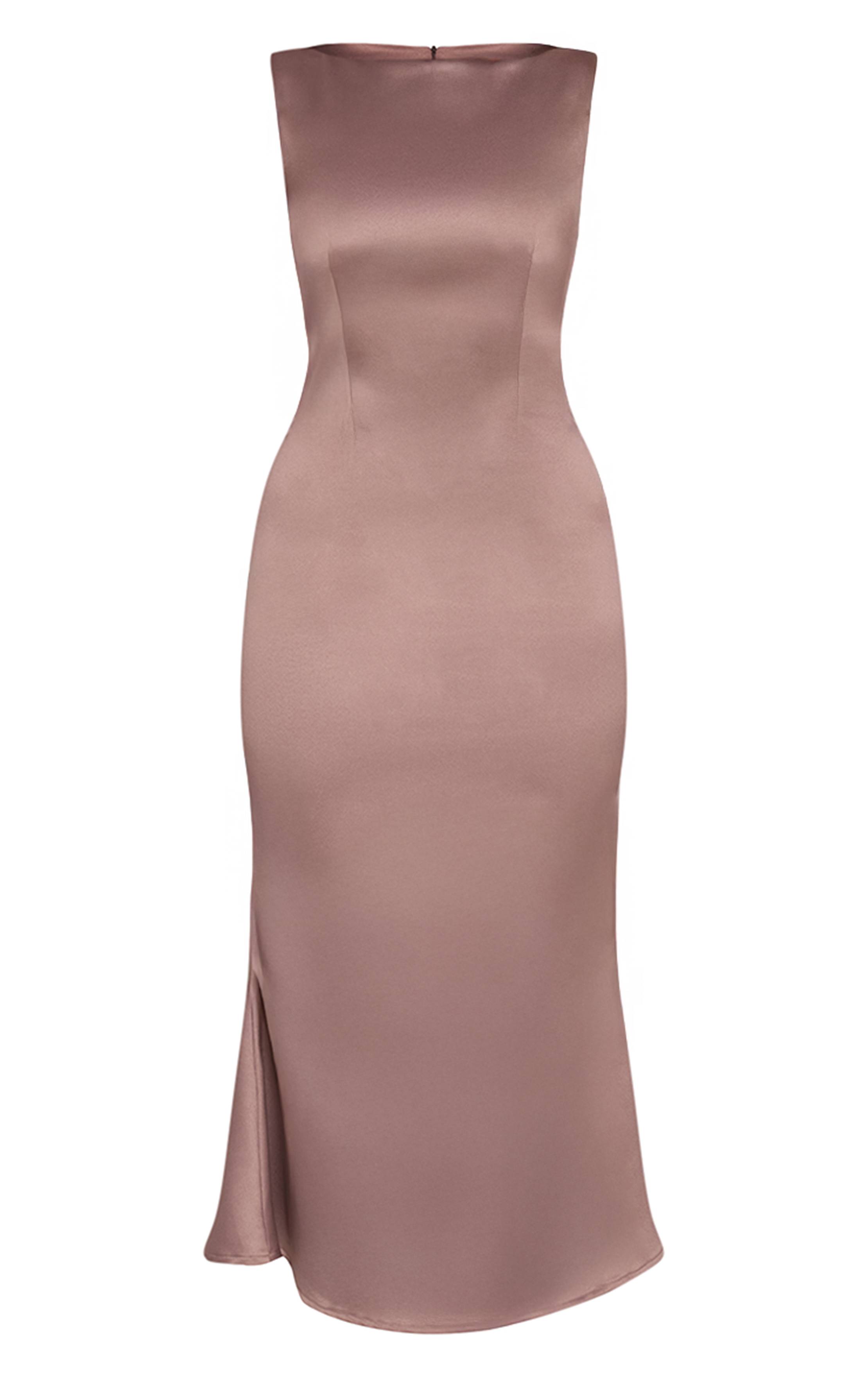 Taupe Robe Mi-longue Ajustée À Col Bateau En Satin Foncé Avec Détail Queue De Poisson