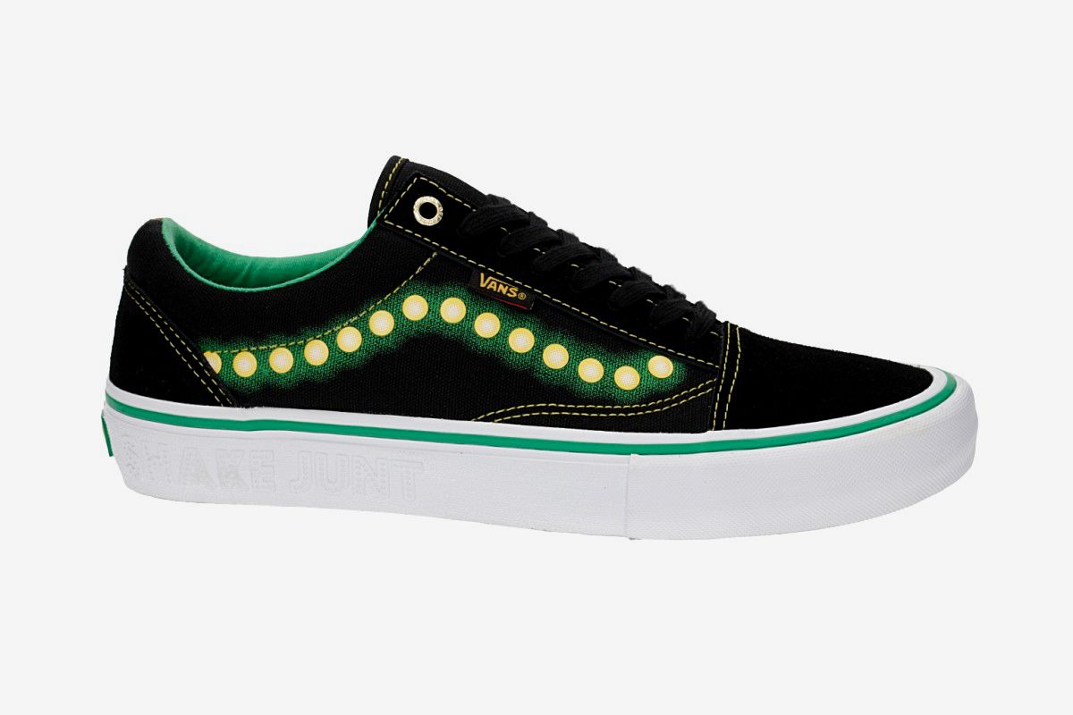 Vans x Shake Junt Old Skool Pro Schuh (black white)