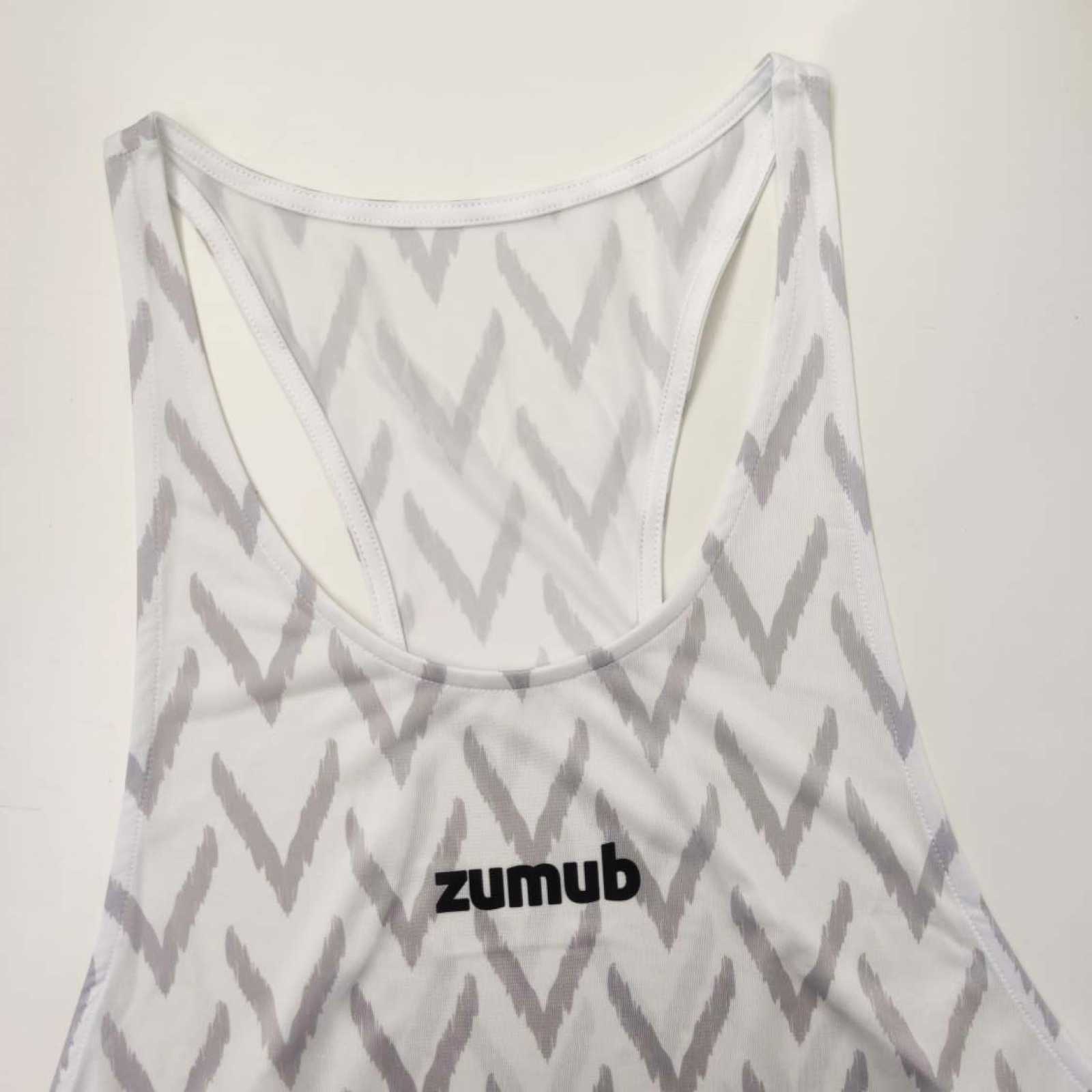 Camiseta sem mangas Zumub Tribe na cor branca.