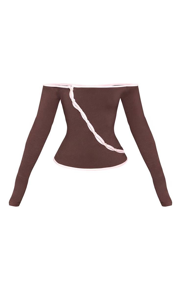 Chocolat Haut Ajusté Asymétrique À Encolure Bardot Avec Boutons Petite