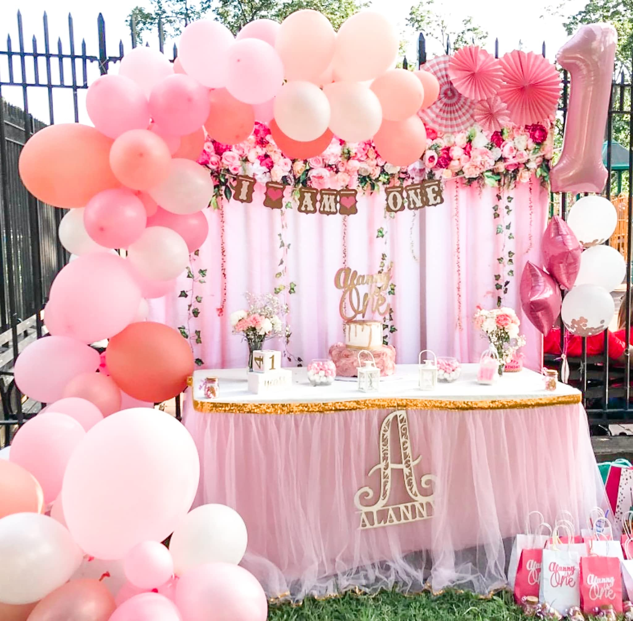 (115-tlg. Set) Kinder Geburtstags Party Deko Folienballon / Latex Luftballon mit Konfetti / Happy Birthday Girlande / Kuchenstecker / Hütchen - Zahl 1