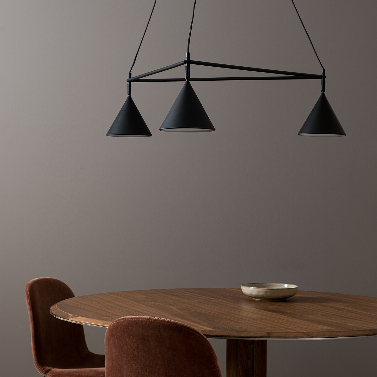 AM.PM<br>Luminária pendente triangular de 3 cones, Moke