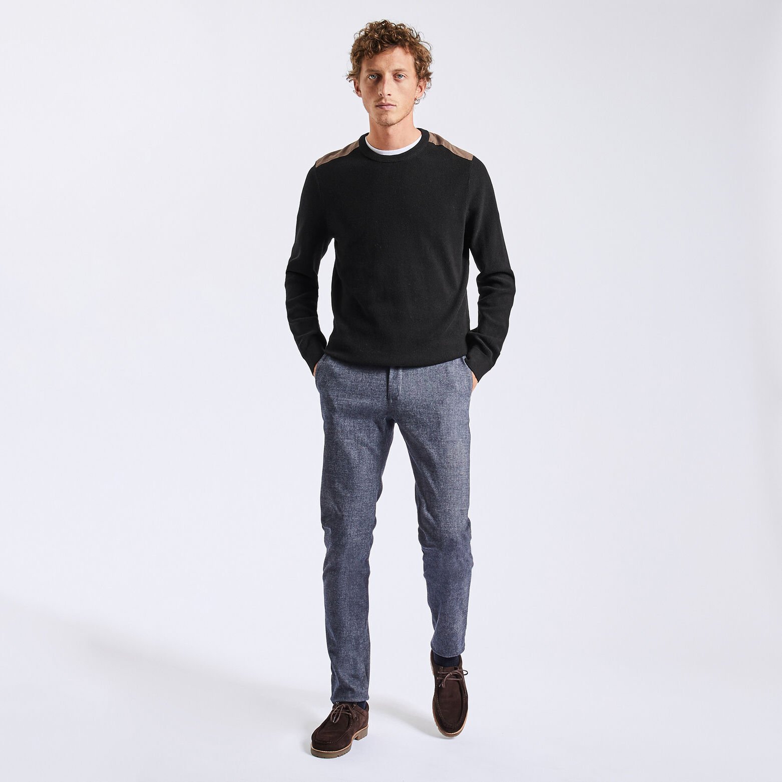 Pull à col rond et patch épaule Noir