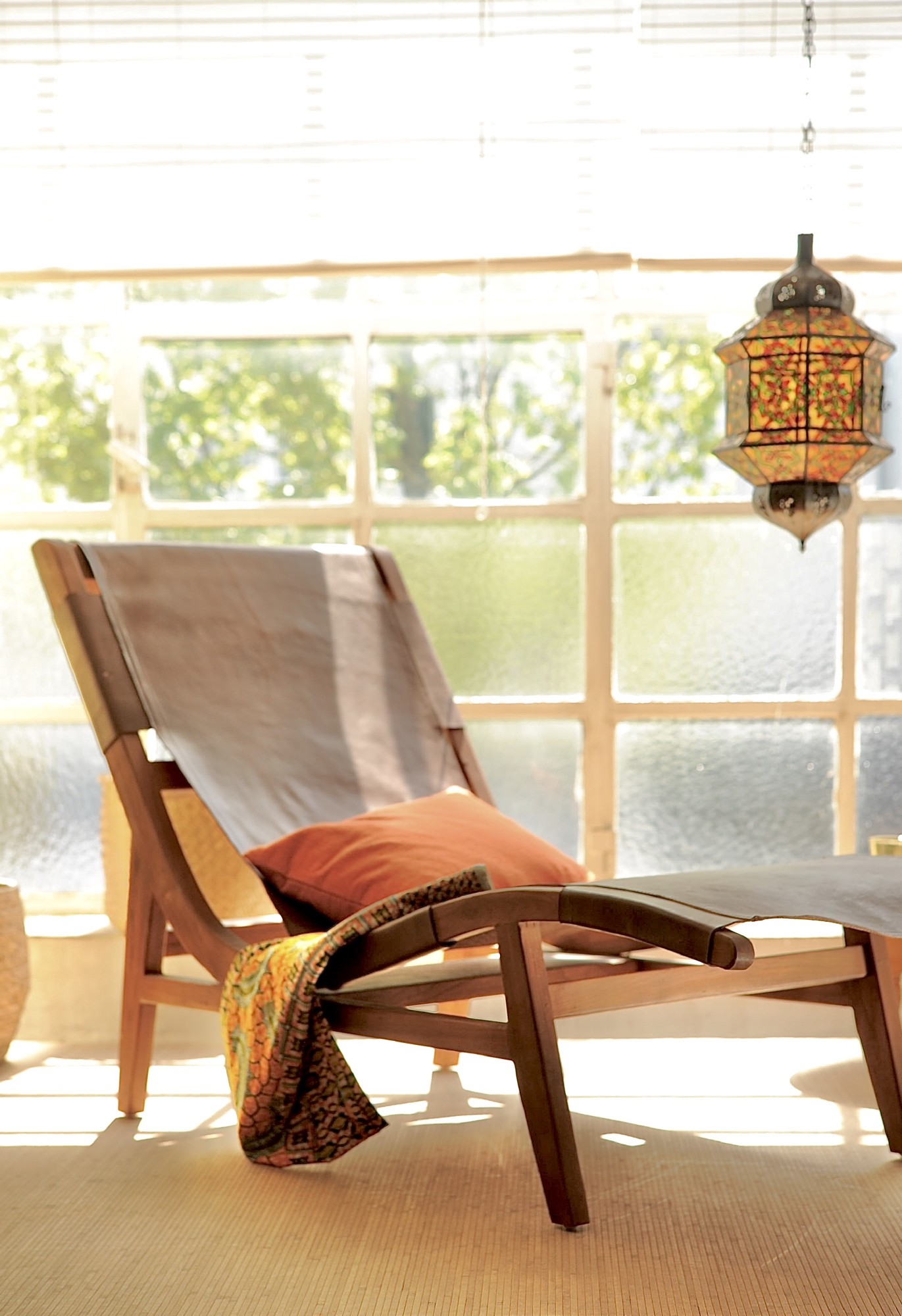 Lounge Liege 'Quency', Teak und Leder, B 61 cm, H 80 cm, L 137 cm von fischer's lagerhaus