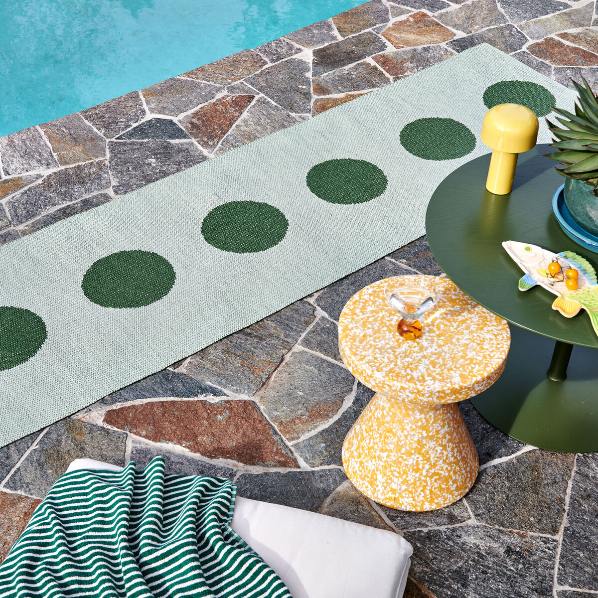 Pappelina Vera Pop teppe 70 × 200 cm, leaf/misty mint