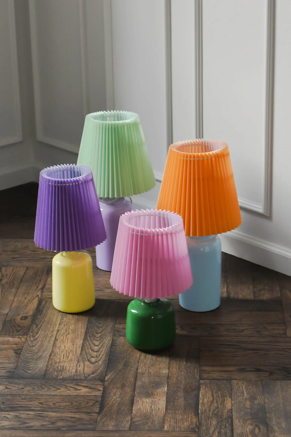 Bahne Interior  Plisseret bordlampe, lilla/grøn - H42 cm.