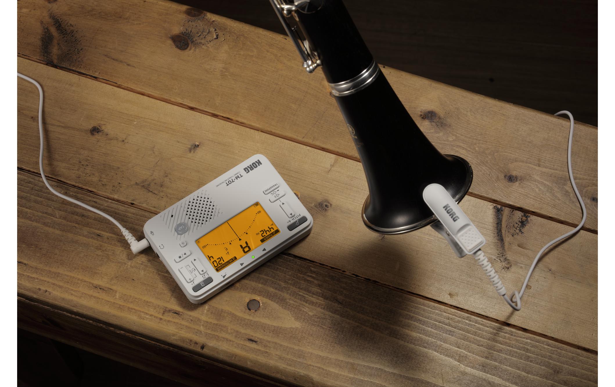 Stimmgerät TM-70 Set WeissKombination aus Stimmgerät und Metronom in einem kompakten Gehäuse mit Kontaktmikrofon