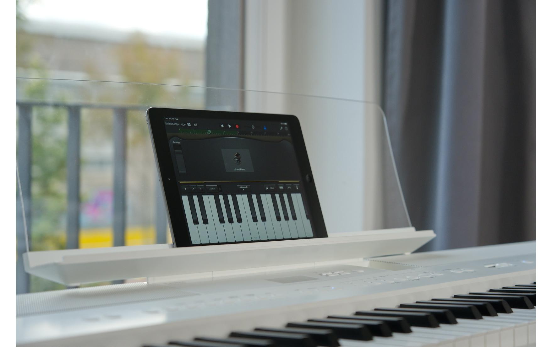 E-Piano ES-520 – Weiss<br>Digitalpiano mit Bluetooth-MIDI-Konnektivität und integrierten Lern- und Aufnahmefunktionen