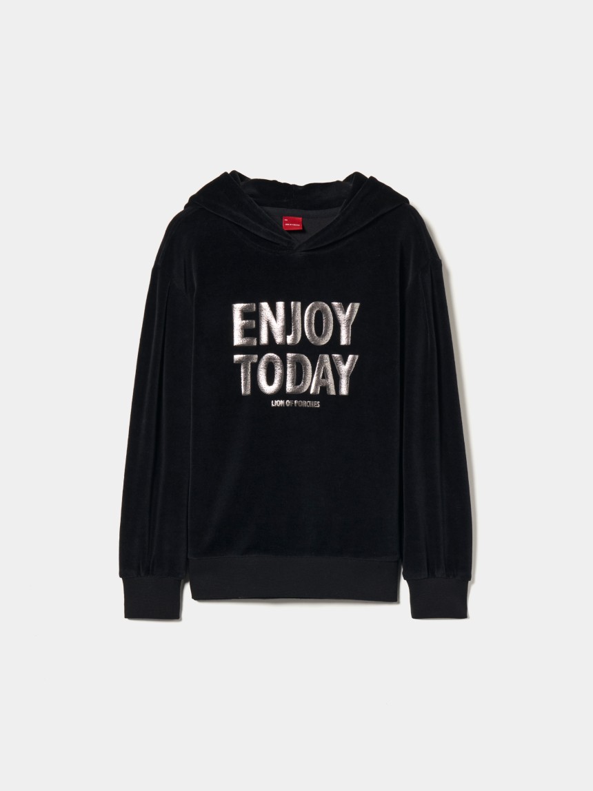 Sweater veludo com capuz e mensagem