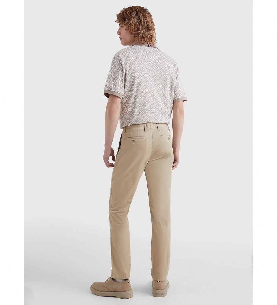 Calça chino bege da coleção Tommy Hilfiger Denton 1985
