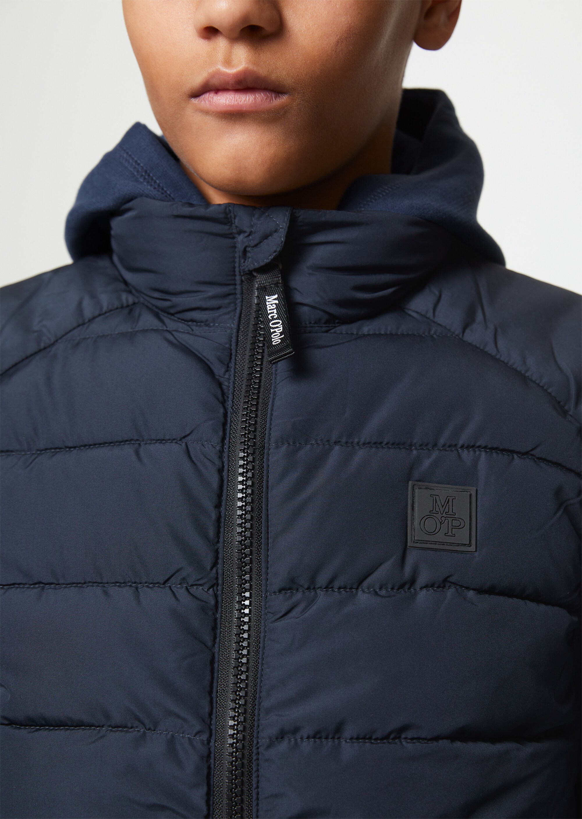 TEENS-UNISEX Steppweste mit Wattierung von Unifi REPREVE®