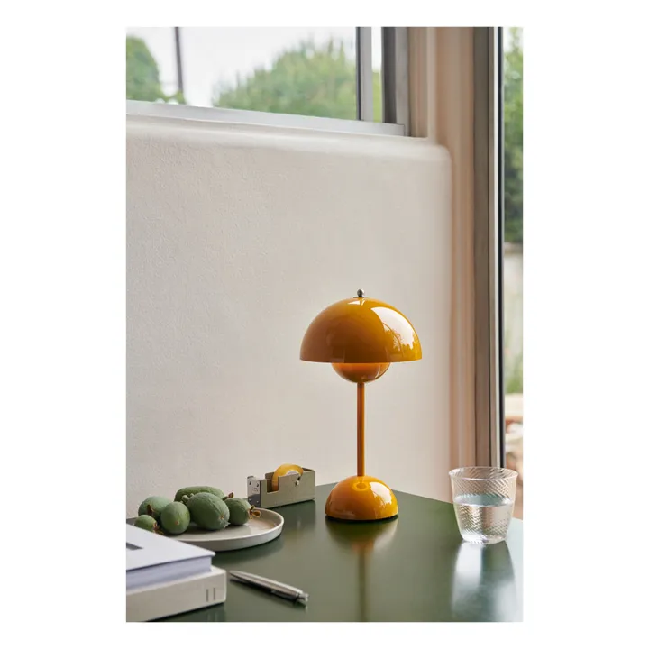 & Tradition Lampe à poser portative Flowerpot VP9, Verner Panton | Jaune moutarde