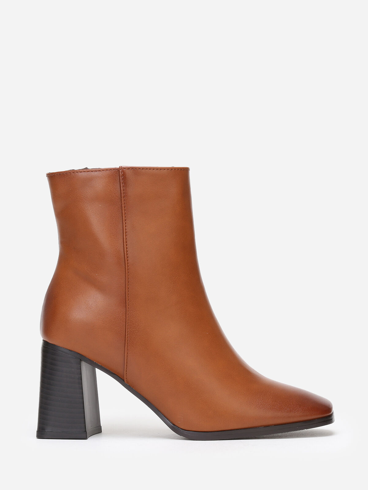 Bottines à bout carré et large talon- Camel