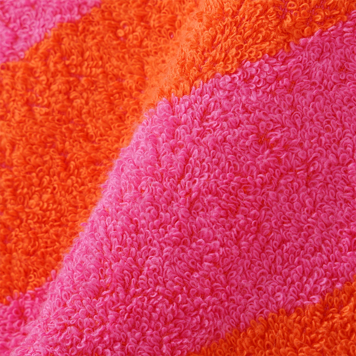 My Home Duschtuch mit diagonalen Streifen orange / pink