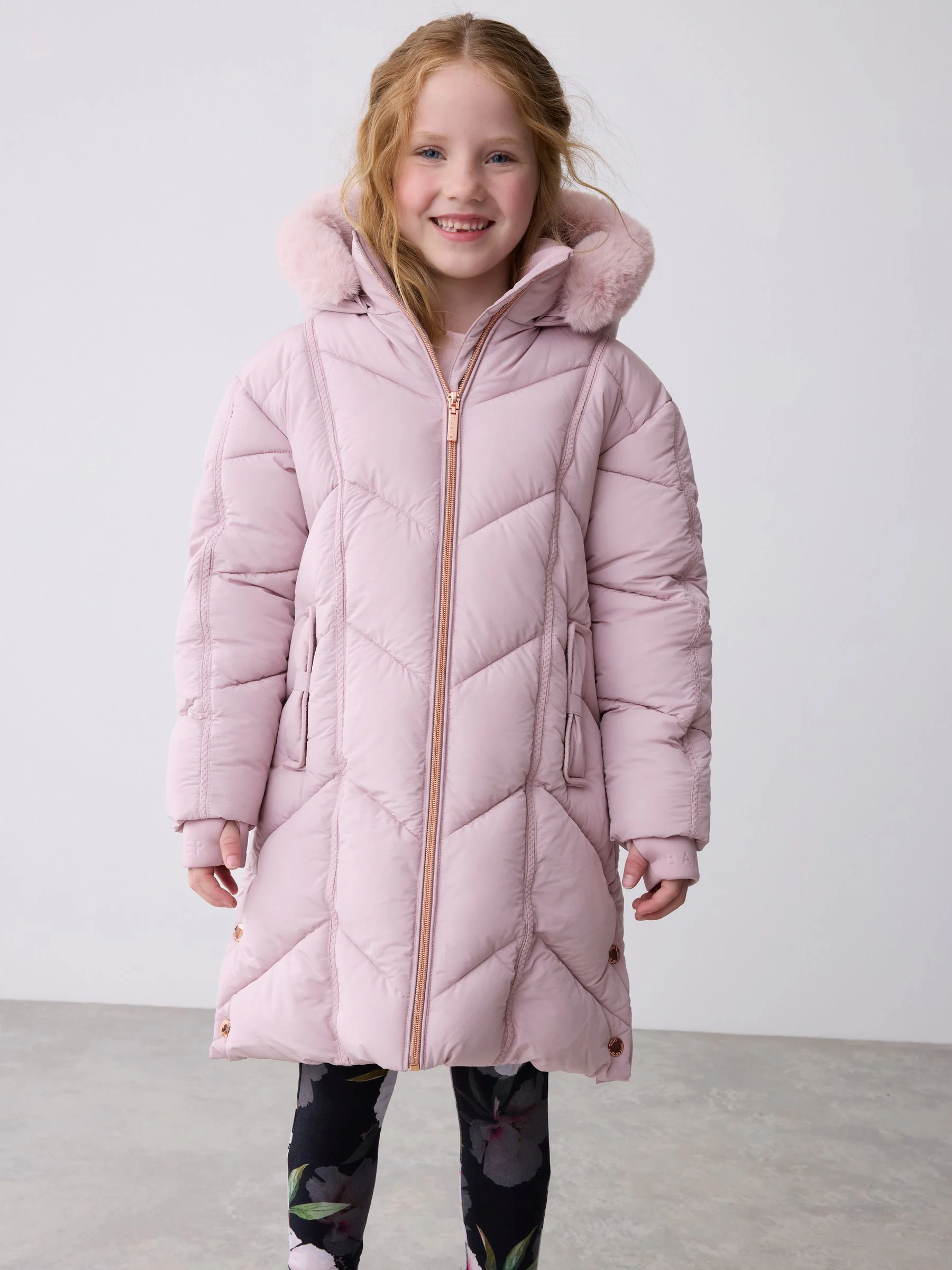 Roze - Baker by Ted Baker - Regenbestendige gewatteerde jas met strikzak en V-vormige print