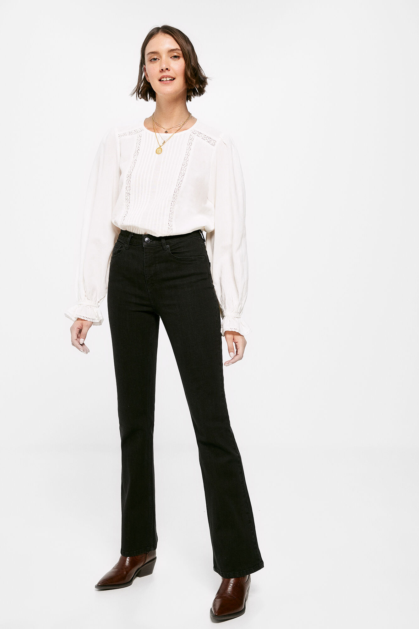 Blusa de renda com pregas