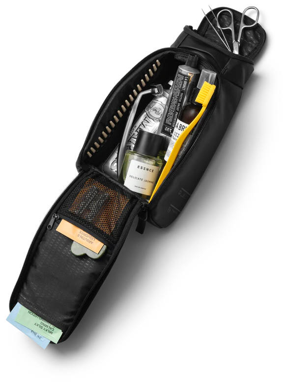 Db Hugger Washbag