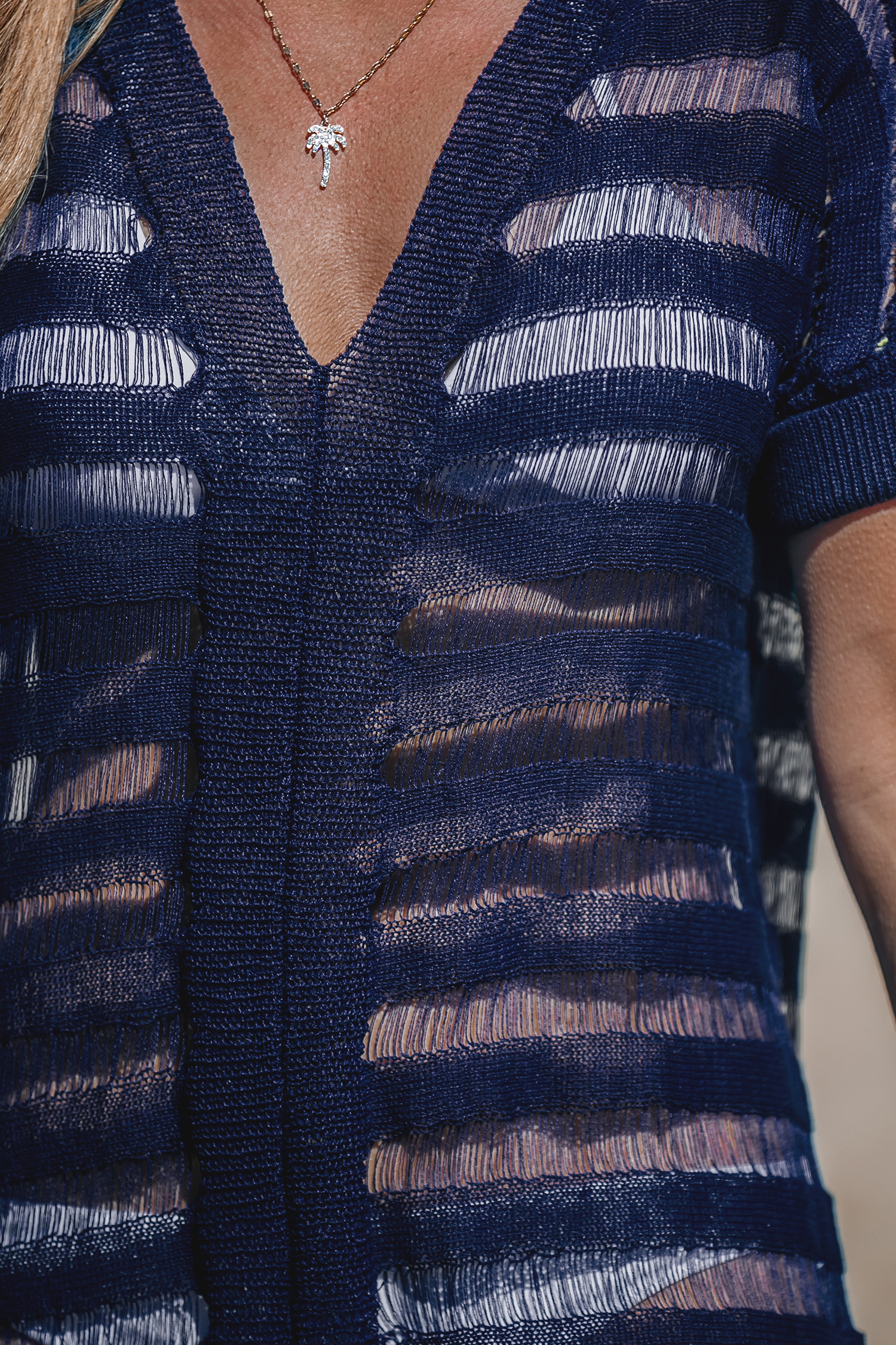 Robe cover up à manches courtes effilochée bleu marine