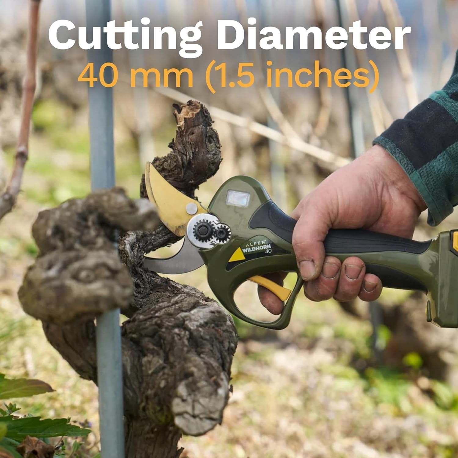 Alpen Swiss Tools Elektrische Gartenschere Wildhorn 40 - HSS-Titan-Klinge, 40 mm Schnittdurchmesser, 1 Li-Ion-Akkus, 3-fach-Ladegerät, Koffer & Zubehör