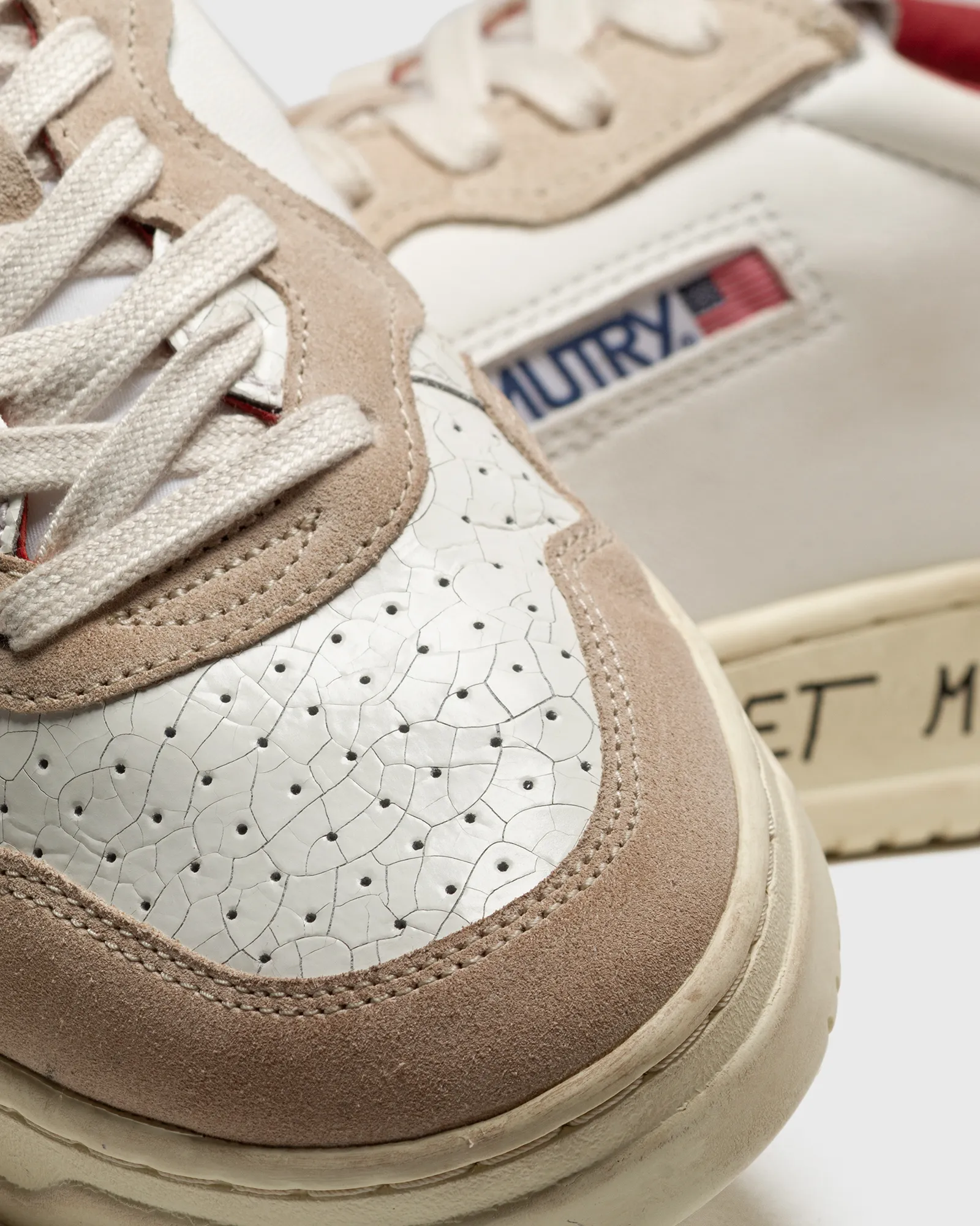 Autry Action Shoes MEDALIST LOW