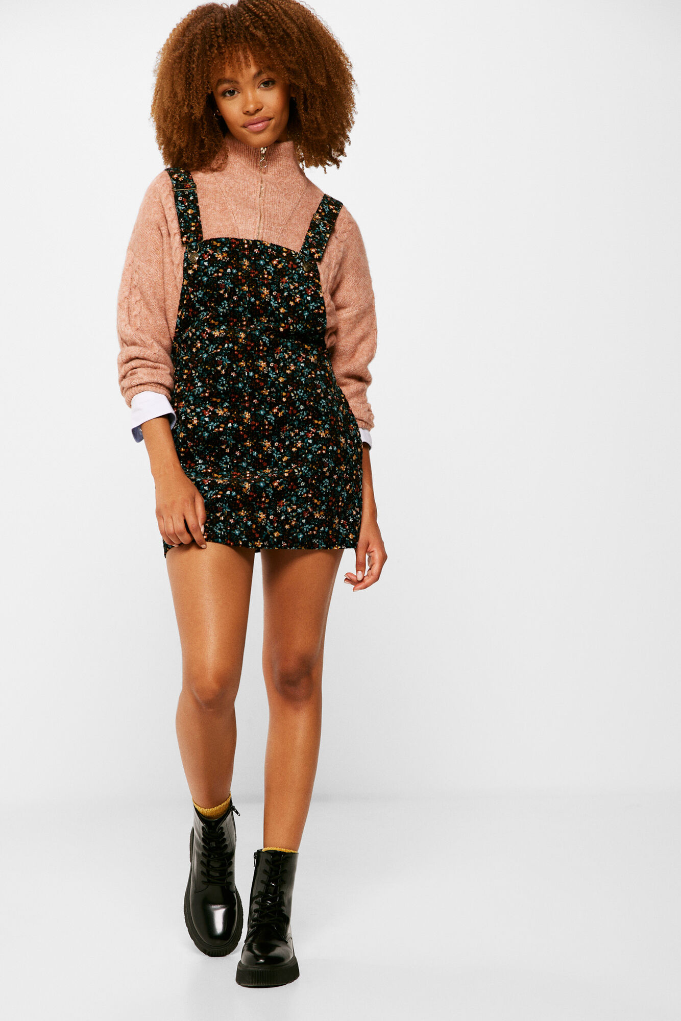 Vestido jardineira estampado