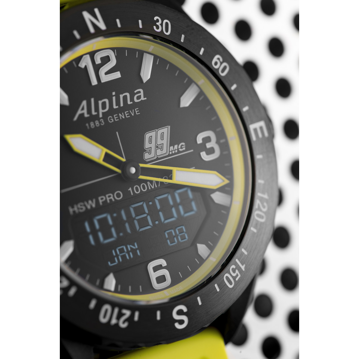 Montre d'occasion Alpina Startimer x Balance  homme acier bracelet caoutchouc jaune. Edition spéciale Michael Goulian