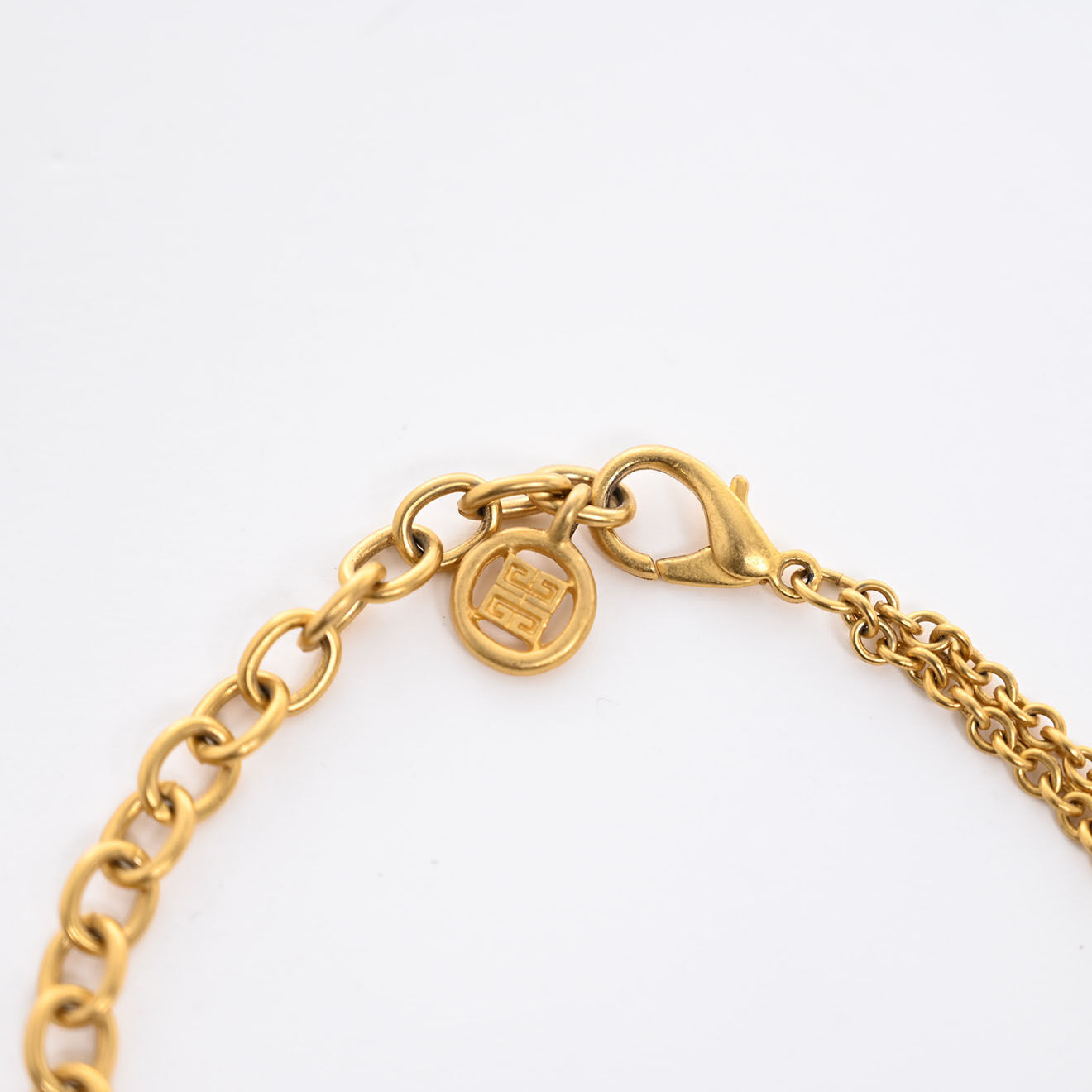 Givenchy Collier doré - Neuf sans étiquette