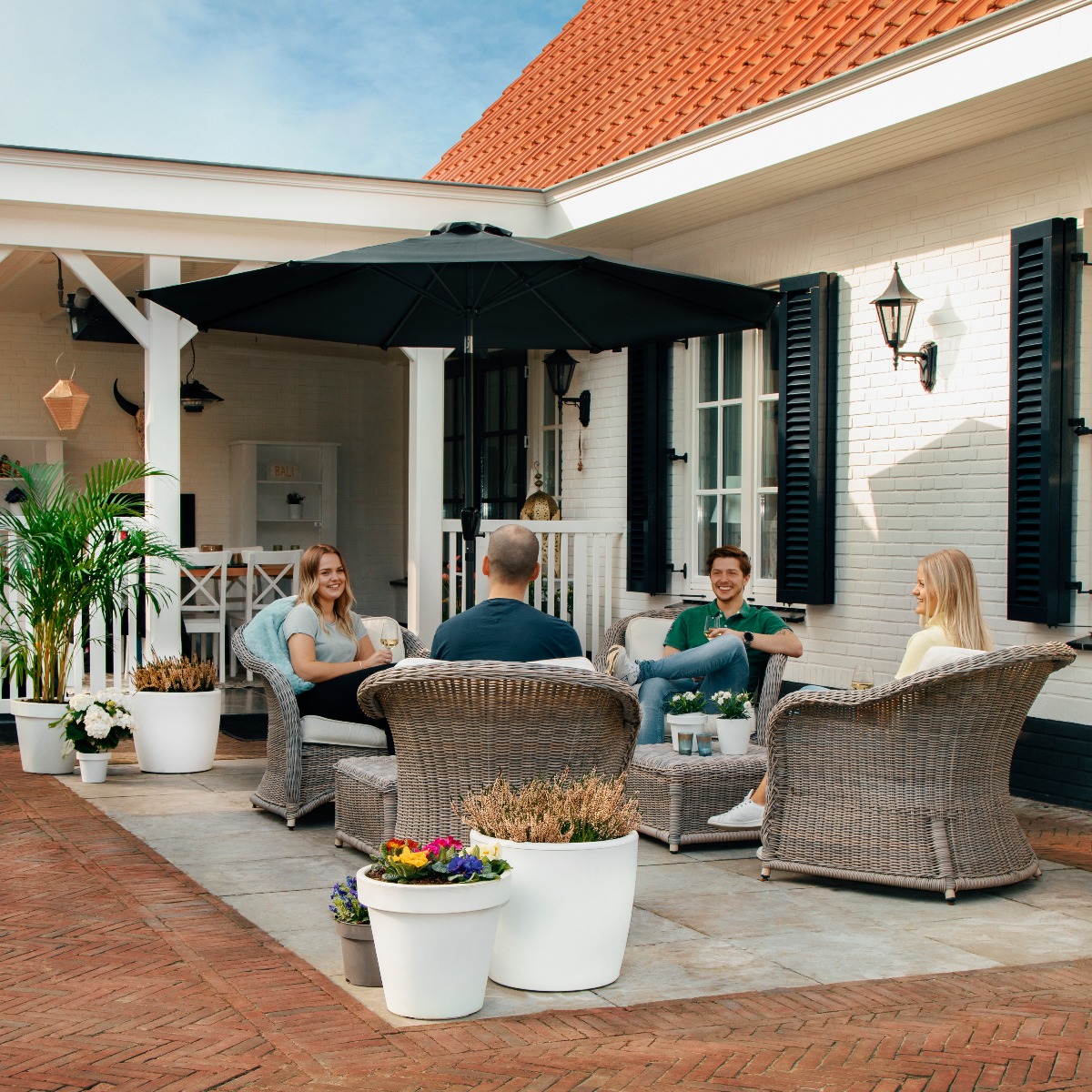 VONROC Recanati Ø300 cm Premium stokparasol - Black