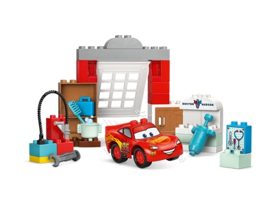 LEGO McQueens bezoek aan Docs garage (10456)