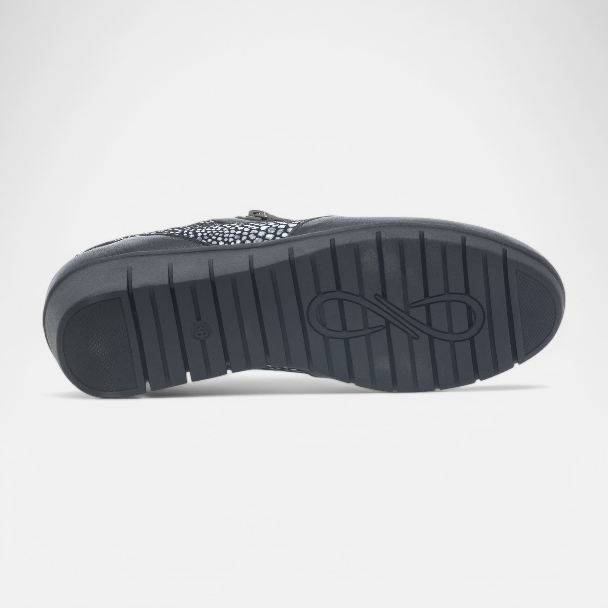 Baskets basses Femme en cuir noir