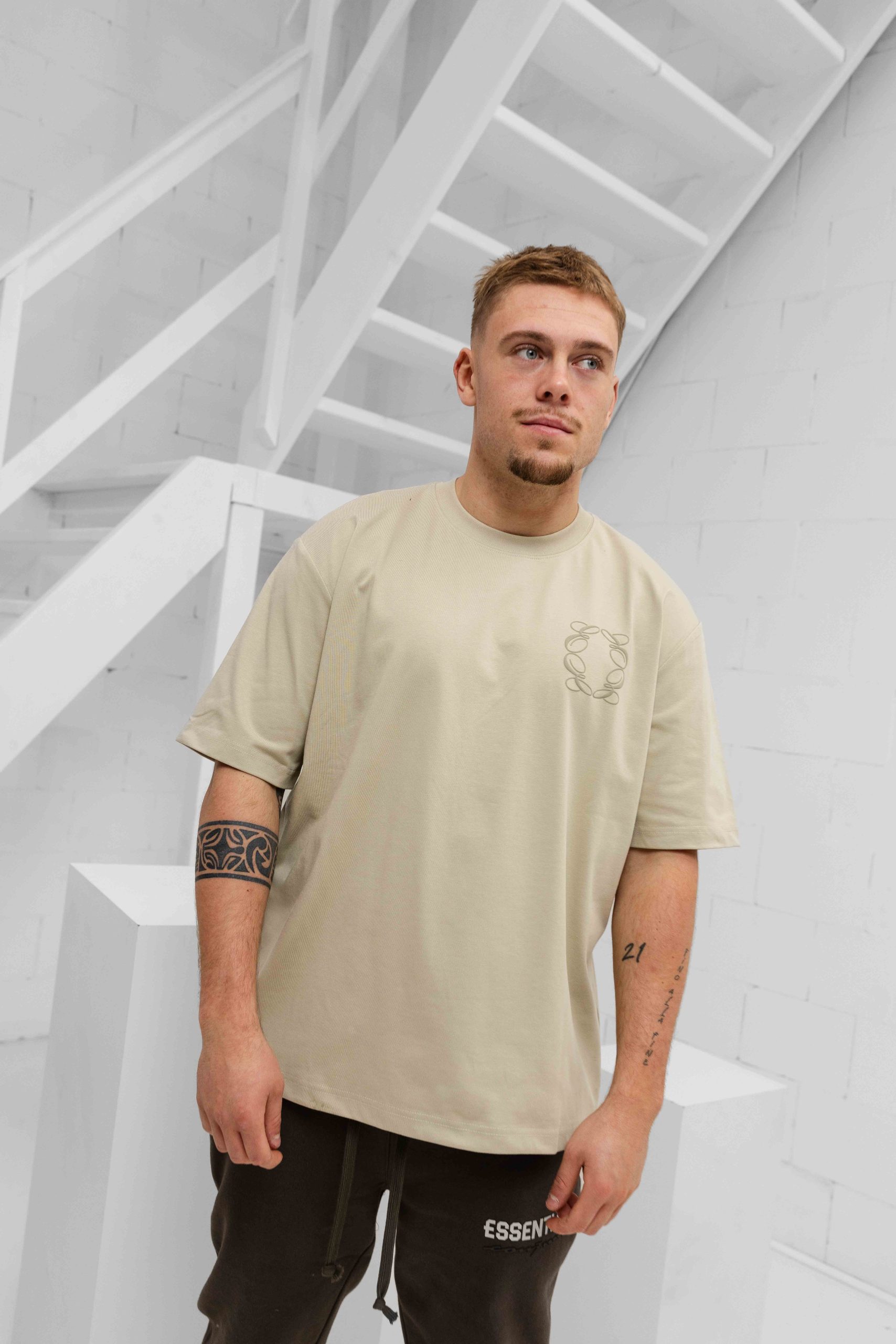 Cou7ure Essentials Classic Logo T-Shirt Heren Beige