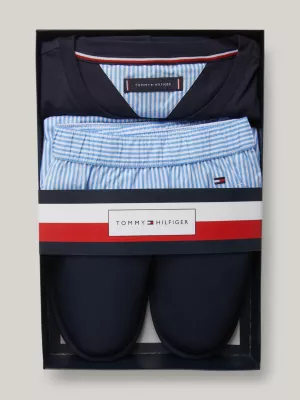 Conjunto de pijama e pantufas da coleção de 1985